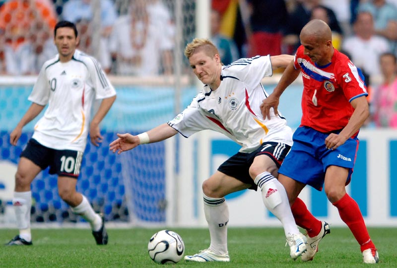 激烈竞争的 激烈竞争的